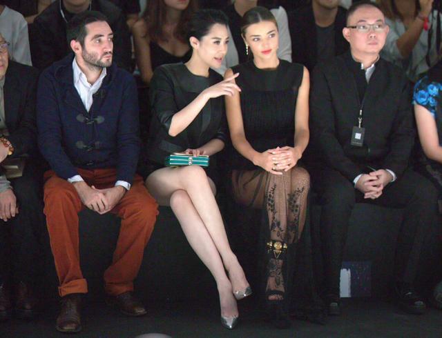 许晴和米兰达可儿同框 我审美里的东西方之最了