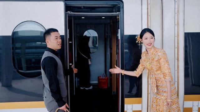 恭喜！他们结婚了！“婚车全球最贵！”