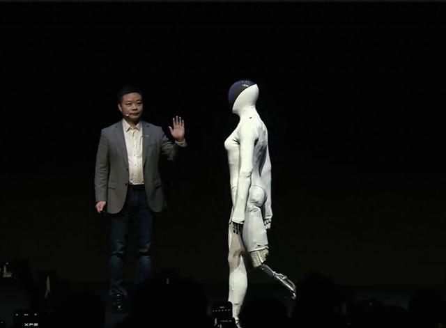 仿生机器人十强名单出炉：小鹏IRON「猫步」刷屏，首形松研忙着1:1复刻