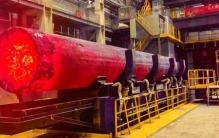 是金箍棒重量30倍，我国造出世界最大垂直铸坯，单根重量约200吨