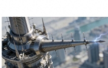 旧闻震撼回放：世界第一高楼硬扛雷击，毫发无损