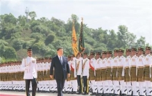 习近平会见马来西亚最高元首易卜拉欣