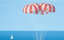 美国重启载人探月，这次有何不同？（叩问苍穹（上））