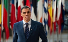 世界乱成一锅粥，多国高层扎堆访华，谁是“定海神针”很清楚