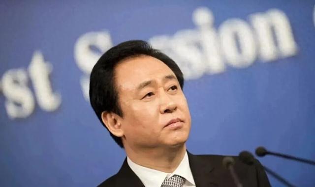 许家印当庭认罪：首富落幕，2.44万亿窟窿谁来填？