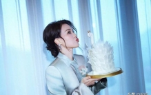 五十岁清醒活着，舒淇直面时光，从容破局，告别年龄焦虑