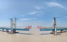 千余名建设者奋战冲刺！世界最大跨度公铁两用无砟轨道斜拉桥合龙在即