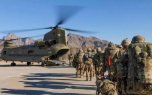 大批美军火线做“逃兵”，白宫扛不住了，军事神话轰然倒塌