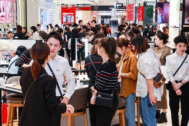 杭州人买美妆，为啥总绕不开银泰百货？答案就在这份榜单里