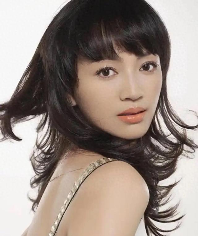 华谊亏超82亿，不整容不躺平的罗海琼，才是最清醒老板娘