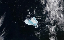 从4000平方公里萎缩到35，世界最大冰山死亡花了40年 丨环境小喇叭