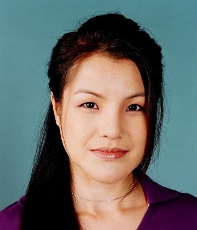 马蹄露不畏英皇娱乐，抵制张敬轩获网友大赞！容祖儿犯错败路人缘