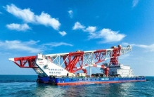 刷新三项世界纪录！全球最高打桩船藏着“舟山精度”