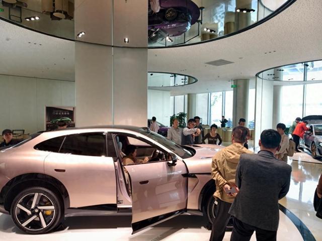 关注“体验经济”丨每年十几万人打卡“小米工厂” 工业游何以这么火？