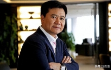 兄弟俩联手创办苏宁，如今弟弟千亿资产清零，哥哥却走上另一条路