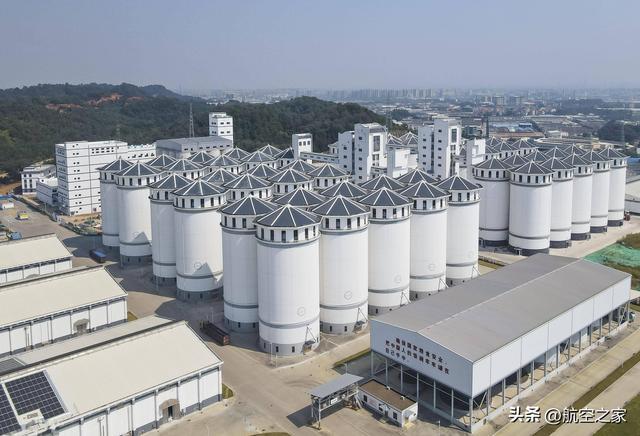 7 亿吨大国粮仓：从土坯仓到 AI 智慧仓的科技跃迁