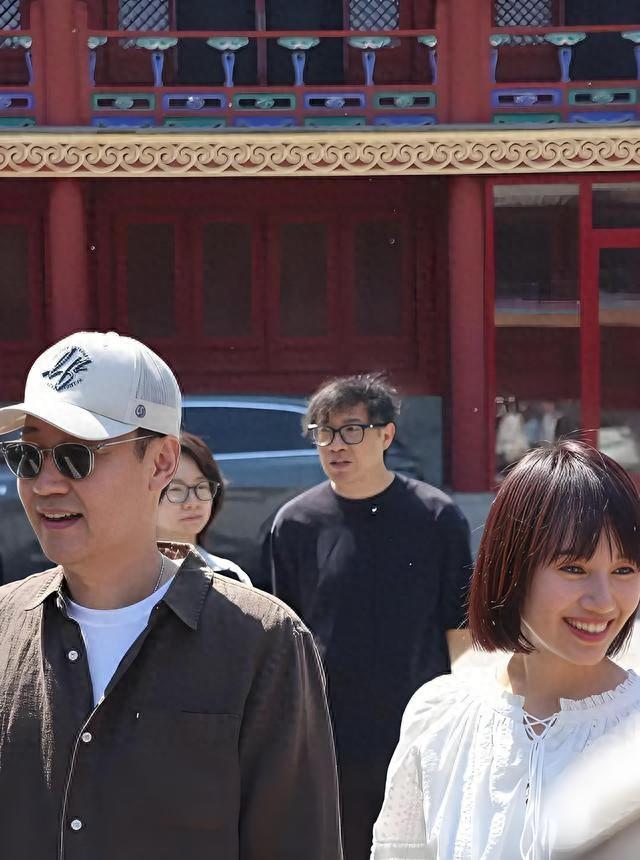 全场破防！袁泉当众拥抱辛柏青，一个拥抱藏尽半生同门温情，