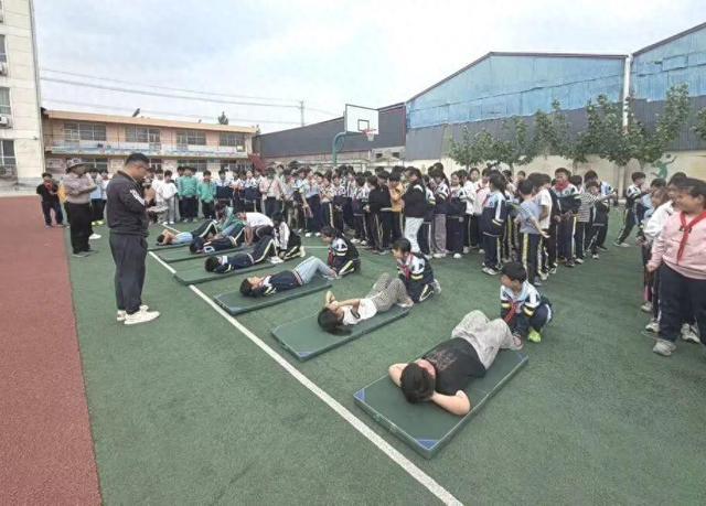 少年逐风挑战自我!临沂新桥麻绪小学举办校园吉尼斯挑战赛