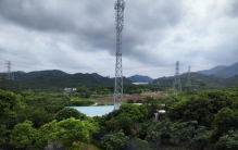 马斯克的人生拼图：从被霸凌的天才少年，到改写人类未来的造梦家