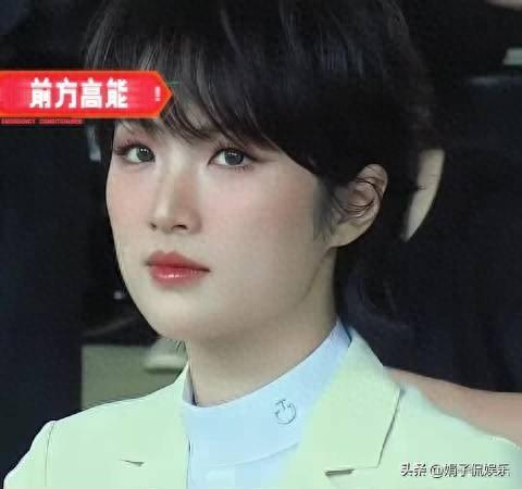 姚安娜对医美避之不及？戚薇吊梢眼、景甜变脸，才懂妈生脸之美