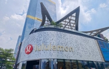 Lululemon产品陷质疑，到底啥是“永久性化学物”？