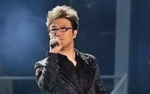 汪峰又把人设立住了！51次抢头条，堪称娱乐圈的汪老头