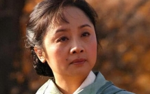娱乐圈最让人意难平的，莫过于倾尽十年青春捧红爱人，