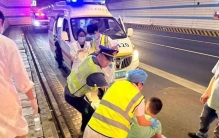 车内这样开空调，一家三口险丧命！夏天也要警惕这个“三无产品”