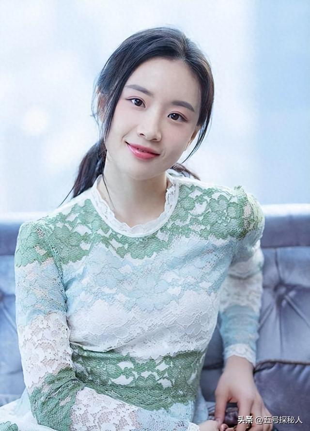 张嘉译宁可赔千万也要换掉她,被半个娱乐圈封杀的李梦,如今怎样