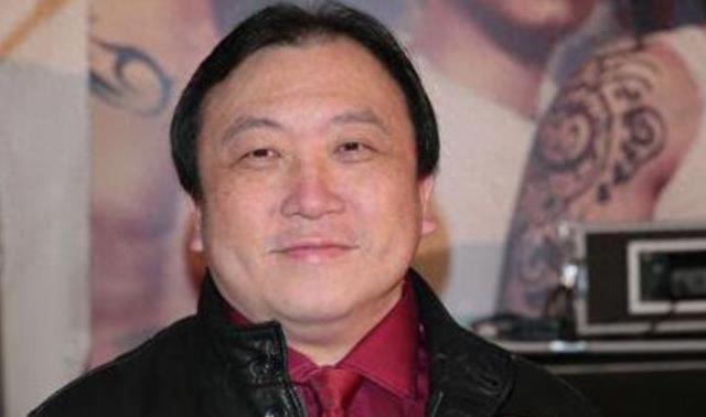 王晶71岁生日，曾和不少娱乐圈的人有矛盾，这次生日过得还算体面
