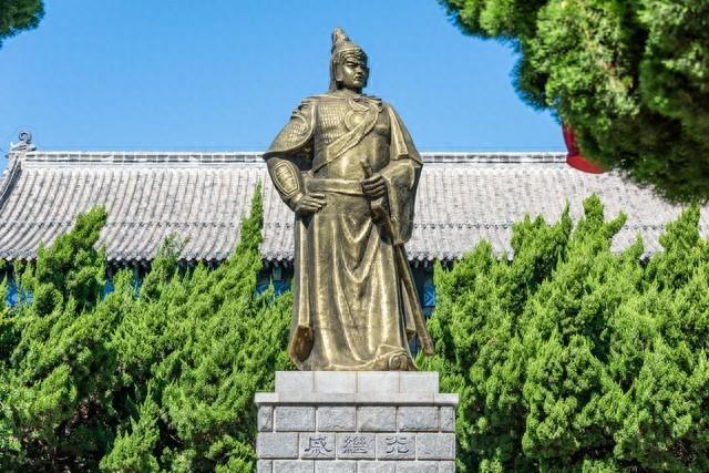 乱世出英雄,戚继光是超时代的军事思想,是位真正的民族英雄!