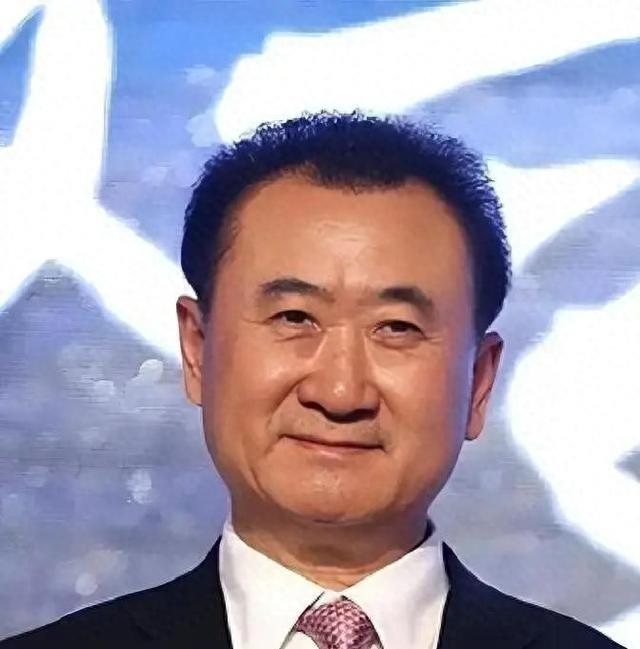 八年输光2000亿,丢了万达,被追债36亿,王健林输了帝国赢了体面