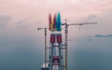 世界最长跨海铁路大桥主塔全部封顶