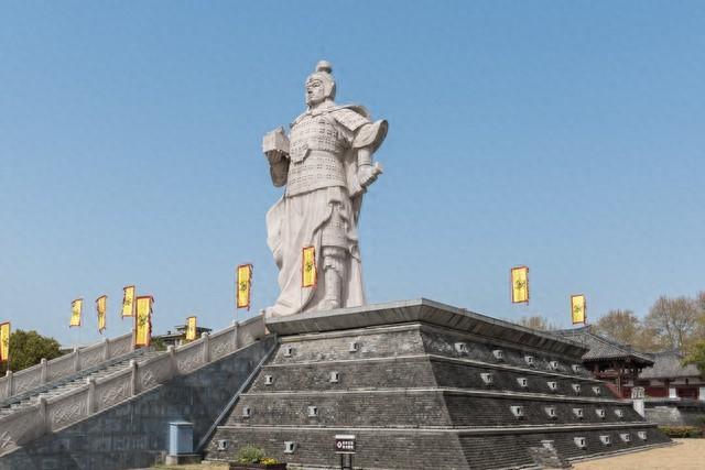 那个甘愿钻裤裆的男人，后来成了百万大军的死神