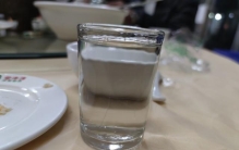 白酒再次成为关注对象！多名院士发现：常喝白酒的人，有6个变化