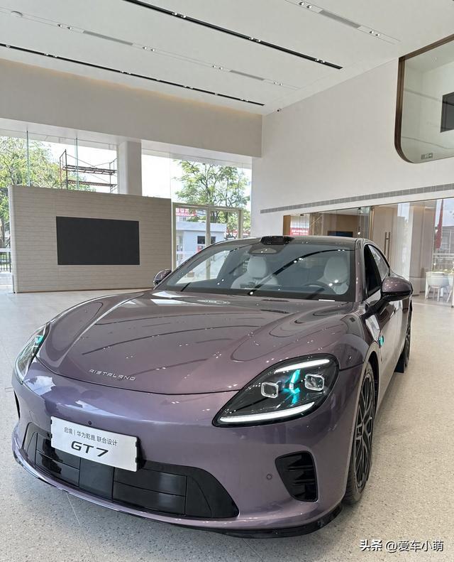 一夜掀桌,三款王炸新车齐上阵,最低11.99万起,最高续航900km