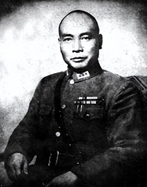 掌兵六十万,死后凑不出丧葬费:他是民国最被抹黑的将领
