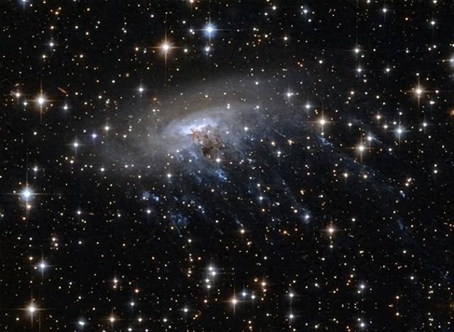 宇宙中的万物都是假的?人类看到的夜空,其实是几千万年前的幻象