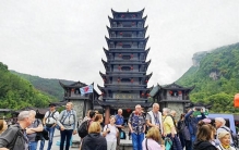 经纬度：来中国避暑，是全球游客用脚投出的信任票