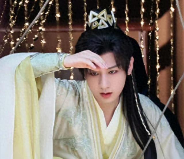 一个掀门帘动作刷爆2.1亿播放:这才是娱乐圈最缺的“人设”