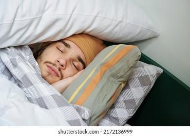 那个把布套在头上的蠢货,救了全人类
