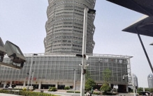 日赚六千万的全球最大医院，是救命的殿堂还是生意的江湖？