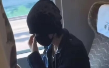 李权哲高铁霸座惹怒网友，杜华苦心经营的招牌这回算是砸透了