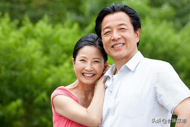人到中年常腿软?多吃3道高钾家常菜,鲜香美味,简单快手身体轻