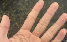 健身房器械到底有多脏？别再拿酒精擦了 根本不杀菌，但这东西管用