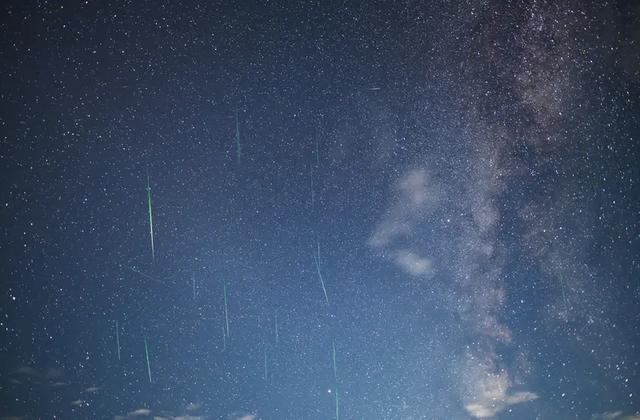 本世纪最牛观星日!8月12号,四件天文奇观齐聚,错过再等19年!