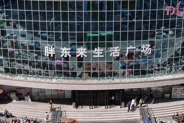 胖东来最狠反击!房东坐地起价逼涨租,于东来直接关掉年赚1亿的24年老店,憋了十年的心结终于摊牌了