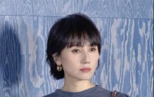 袁泉内娱穿得最得体！身材不露却高级，这才是真正的顶级气质