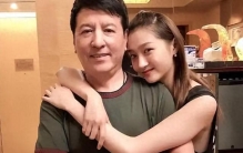 关晓彤深陷风暴：从奶茶事件到情感风波，明星滤镜还能撑多久？