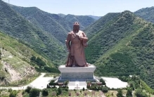世界上最高的关公圣像：站在80米巨像脚下，我才真正懂得什么叫震撼！